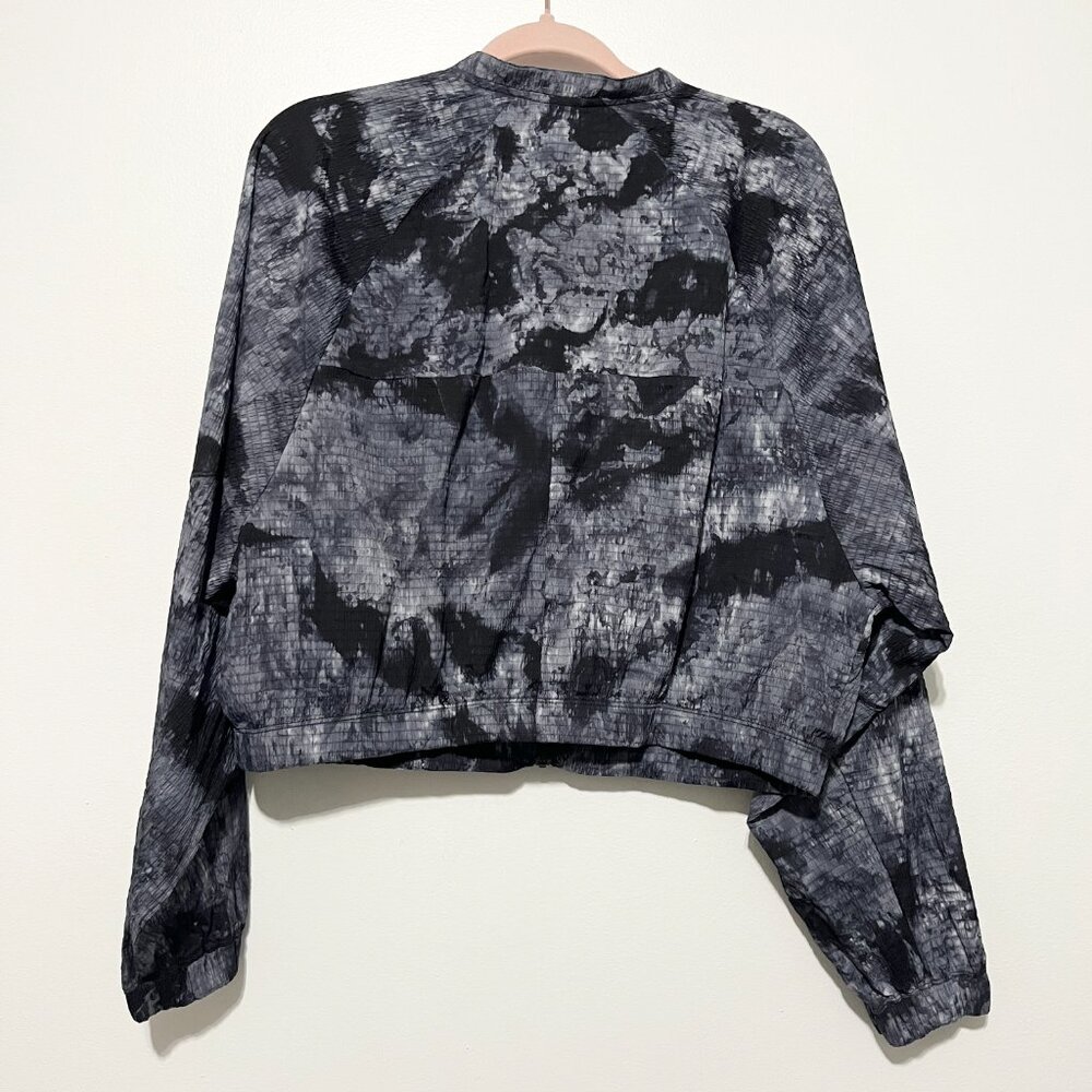 Gymshark Womens Lightweight Elevate Jacket XL Gray Cropped Fitness Gym Training - Picture 2 of 7